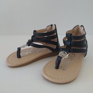 New Without Tags BEBE Little Girls Size 7 Black Gladiator Sandles Silver Emblem